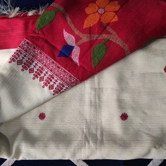 SAREE - Picture 4 of 6